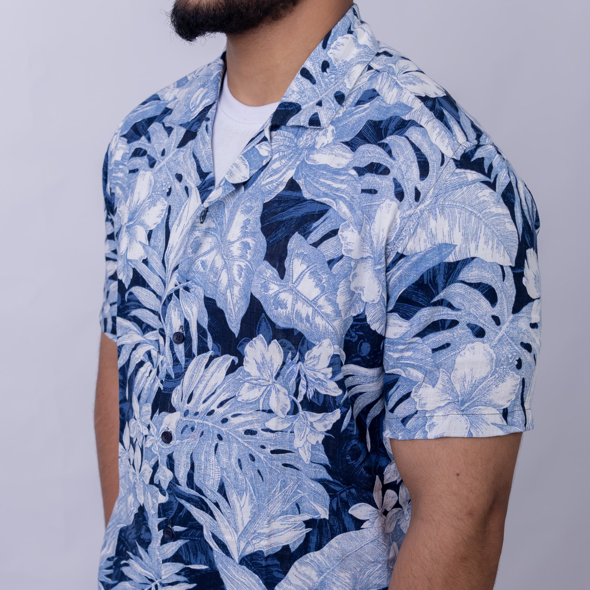 Relaxed Fit Tropical Floral Short Sleeve Shirt for Men