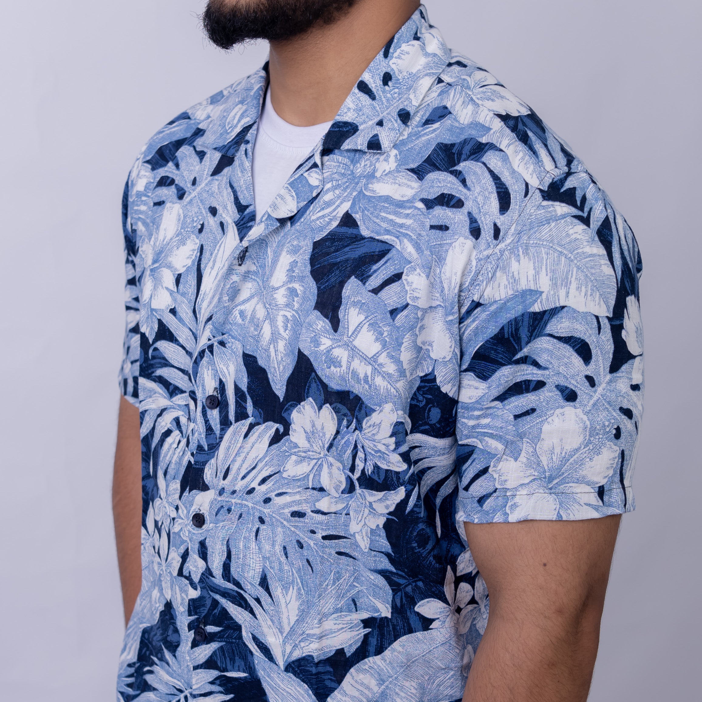 Relaxed Fit Tropical Floral Short Sleeve Shirt for Men